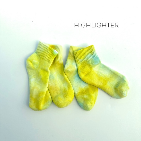 Kids Tie Dye Socks Highlighter Yellow Lime Neon Ice Dye Socks Hand Dyed Mid Crew - Picture 2 of 3